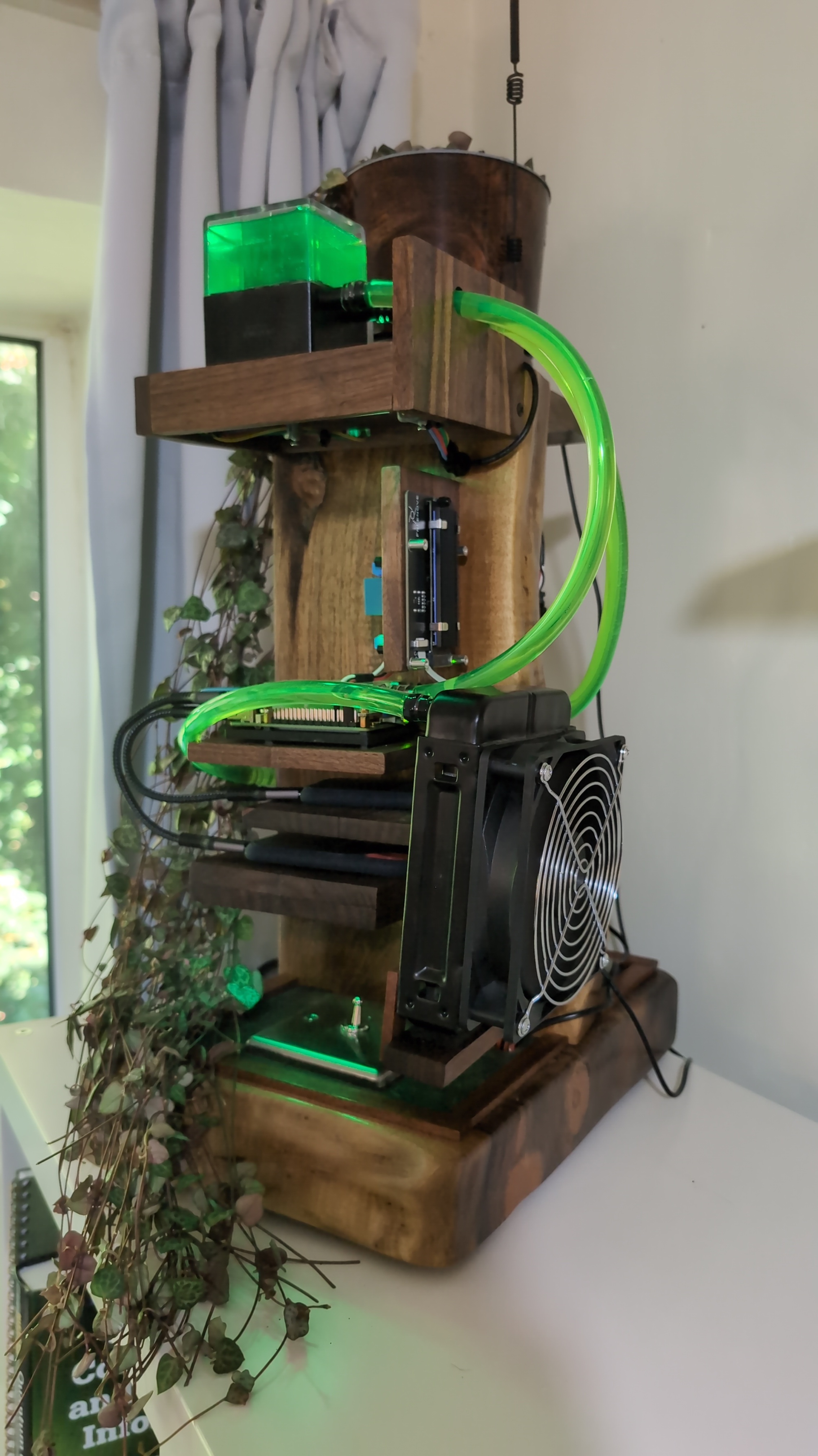 Water cooled Raspberry Pi treehouse stand (fan side)