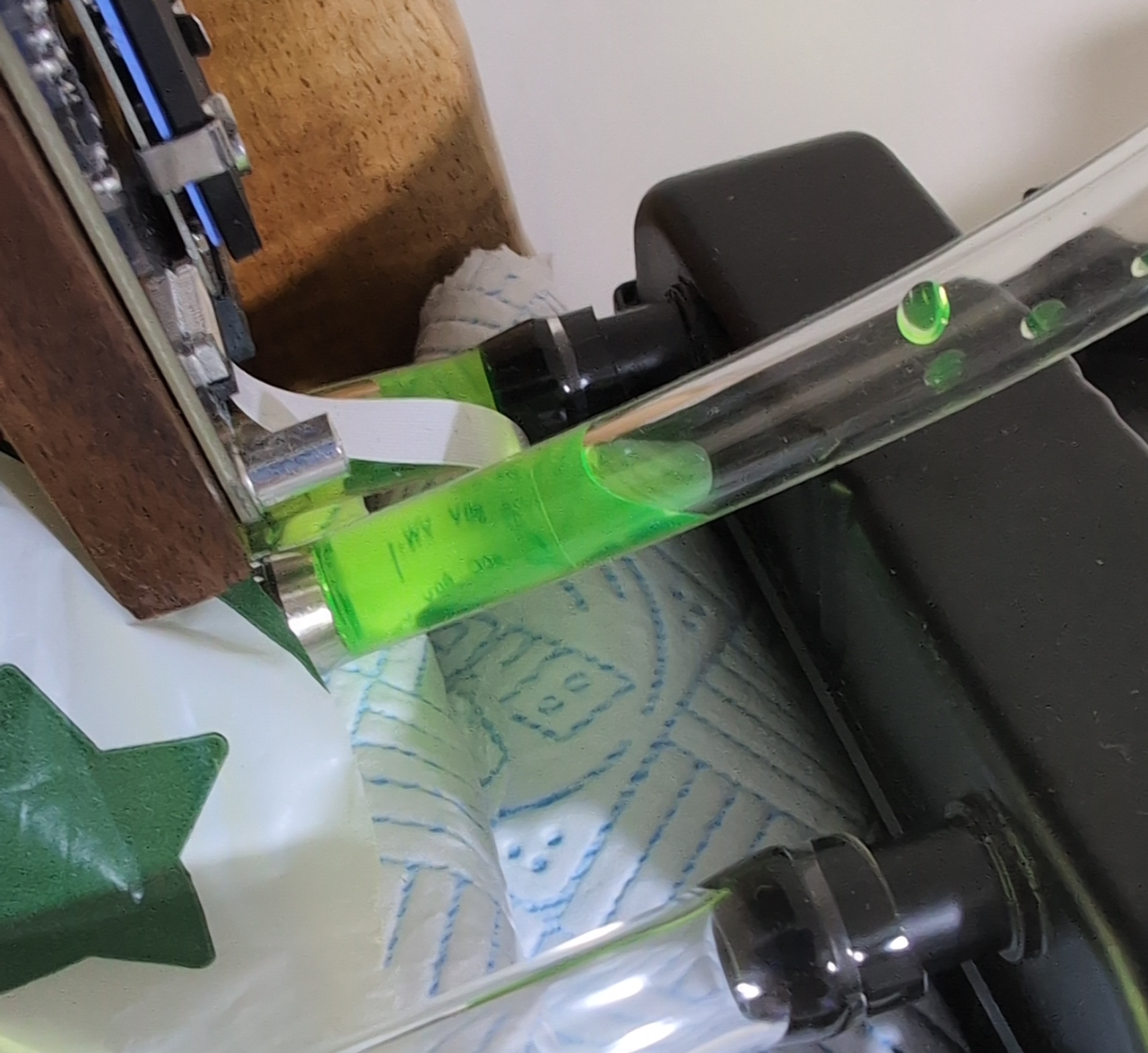 The closed-loop water cooling system didn't leak!
